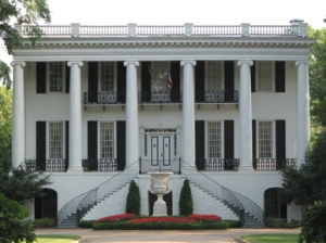 Univ. of Alabama president's plantation house